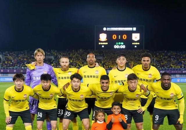 上海申花队长分享比赛精彩瞬间,球迷热议战绩的简单介绍 上海申花队长分享比赛精彩瞬间,球迷热议战绩的简单介绍