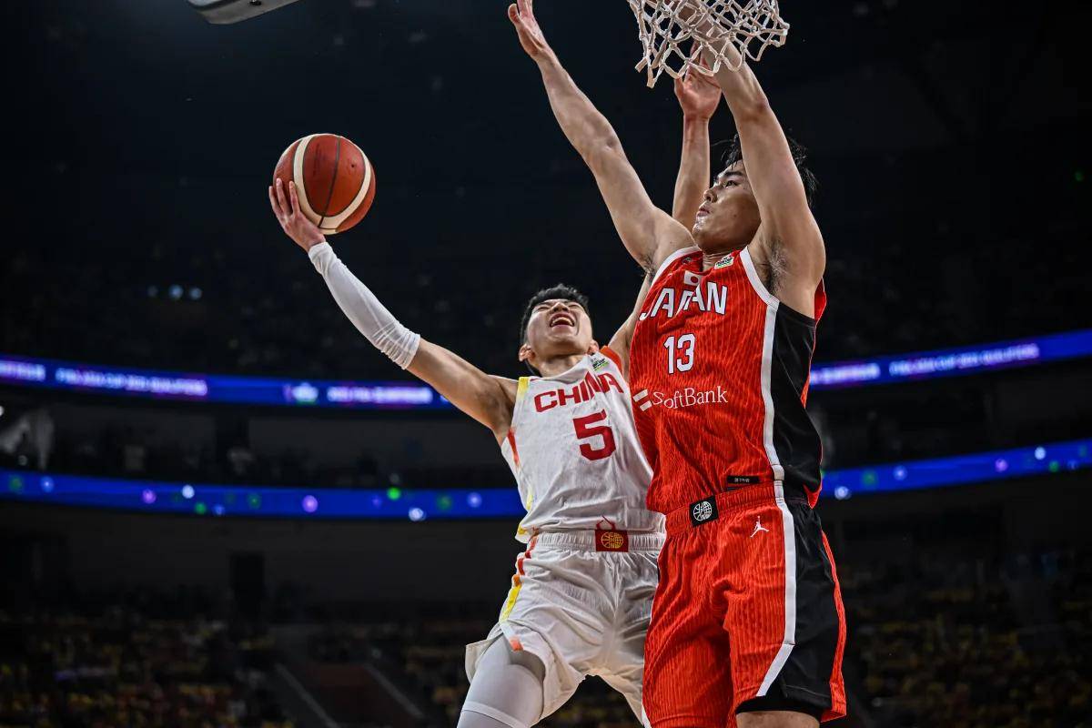 亚洲杯篮球赛：中国队晋级半决赛