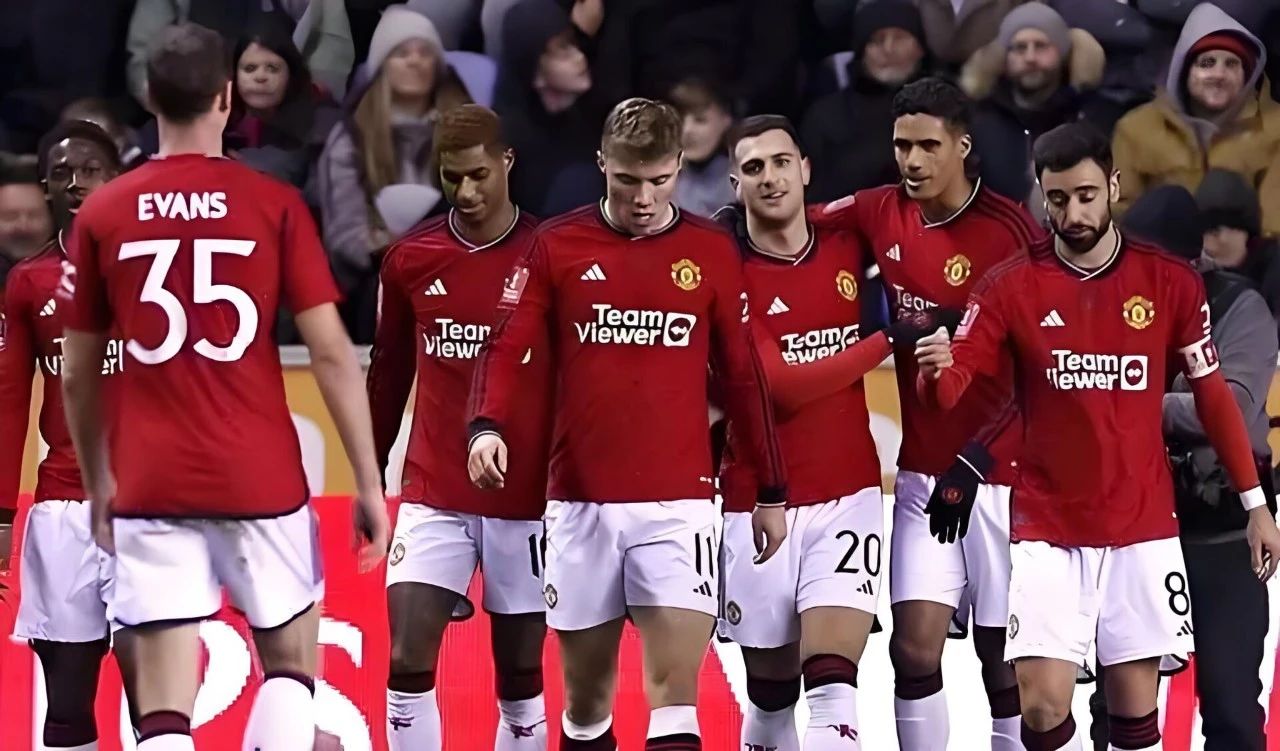 开云下载-关于安联球场上演曼联vs巴萨，球员实力堪忧的信息