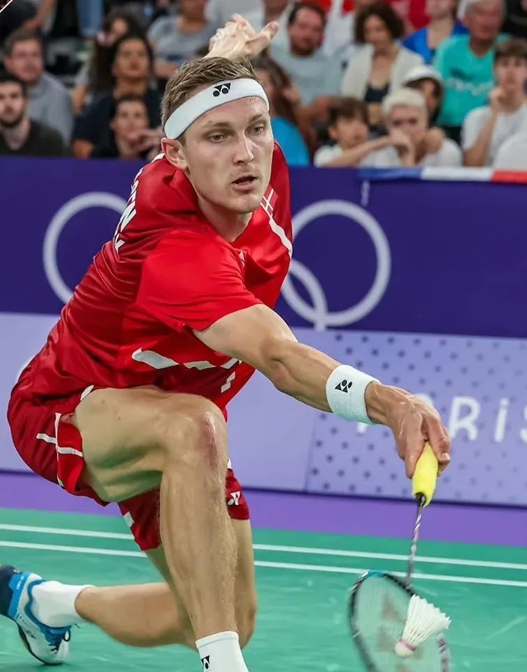 关于卫冕冠军大败出局,新生力量崭露头角的信息 关于卫冕冠军大败出局,新生力量崭露头角的信息