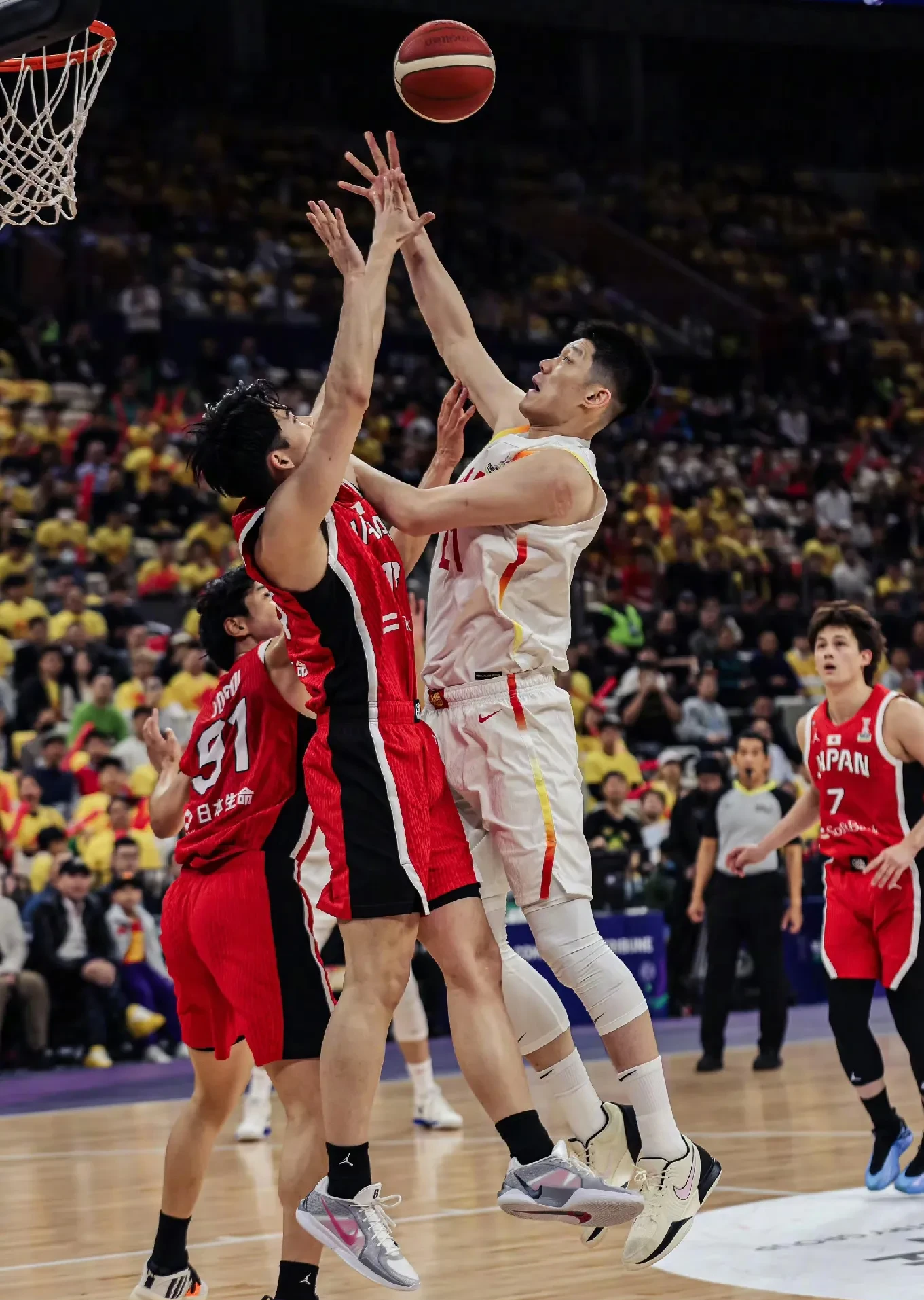 内蒙古男篮成功守住领先,战术调整带来胜利的简单介绍 内蒙古男篮成功守住领先,战术调整带来胜利的简单介绍