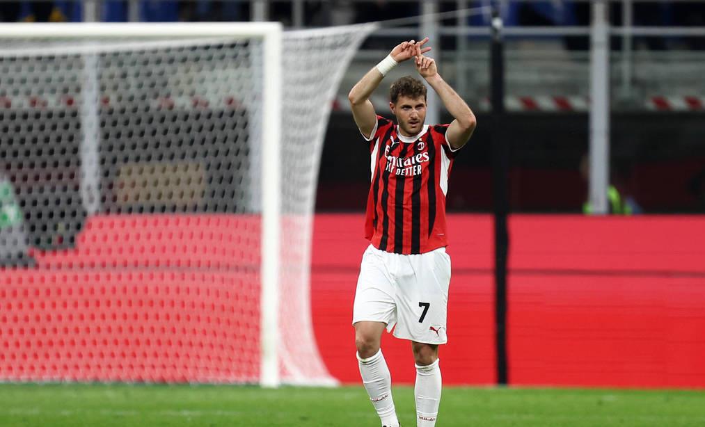 关于AC米兰成功逆转,豪取三分的信息 关于AC米兰成功逆转,豪取三分的信息