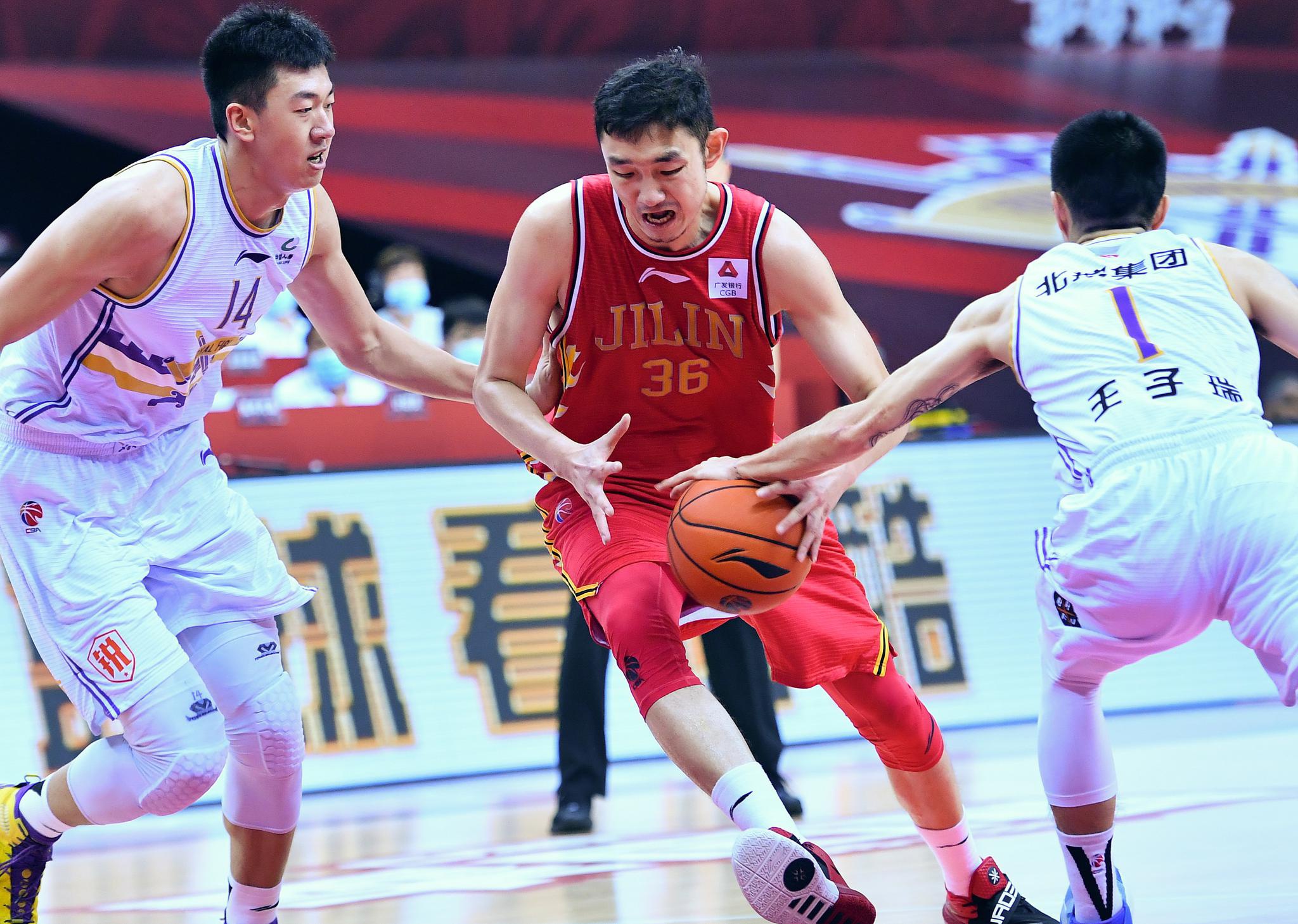 开云下载-包含宁夏队稳操胜券，锁定季后赛席位的词条