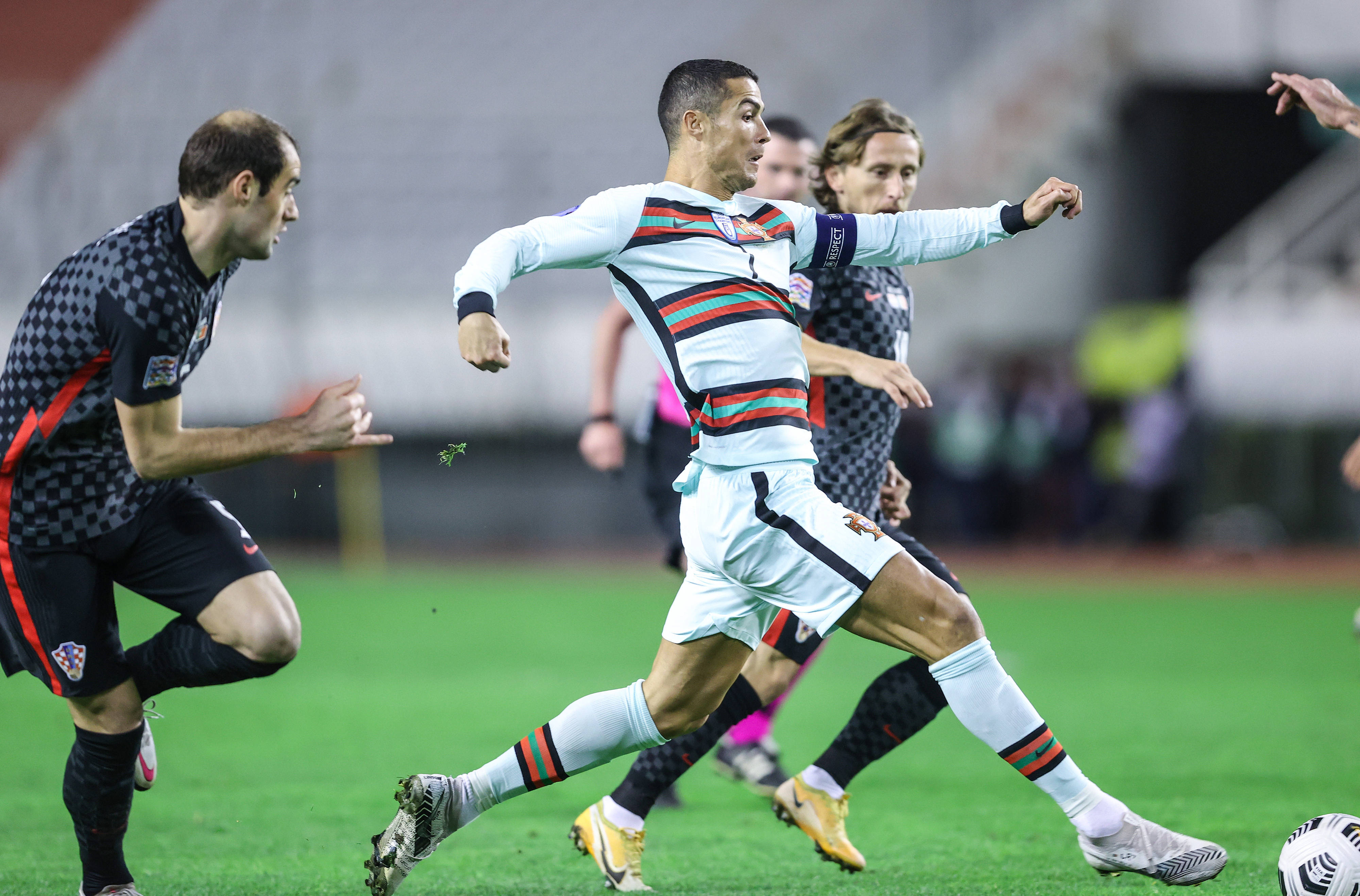 葡萄牙队在欧预赛中力克土耳其 葡萄牙队在欧预赛中力克土耳其