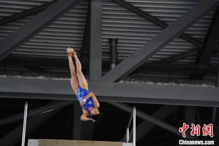 跳水选手顽强逆转夺魁 跳水选手顽强逆转夺魁