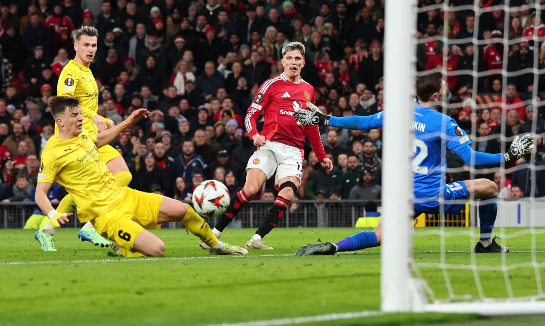 关于曼联客场胜出，士气高涨继续向前的信息