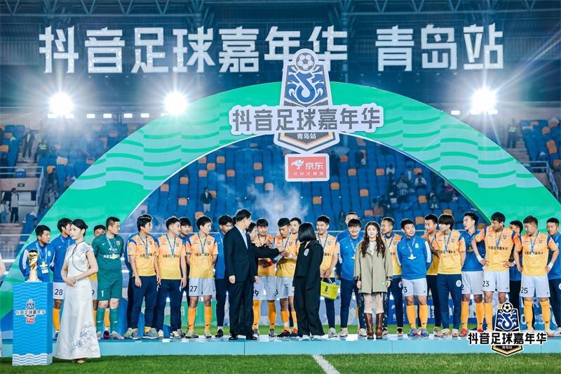 热门足球赛事势如破竹引爆城市狂欢