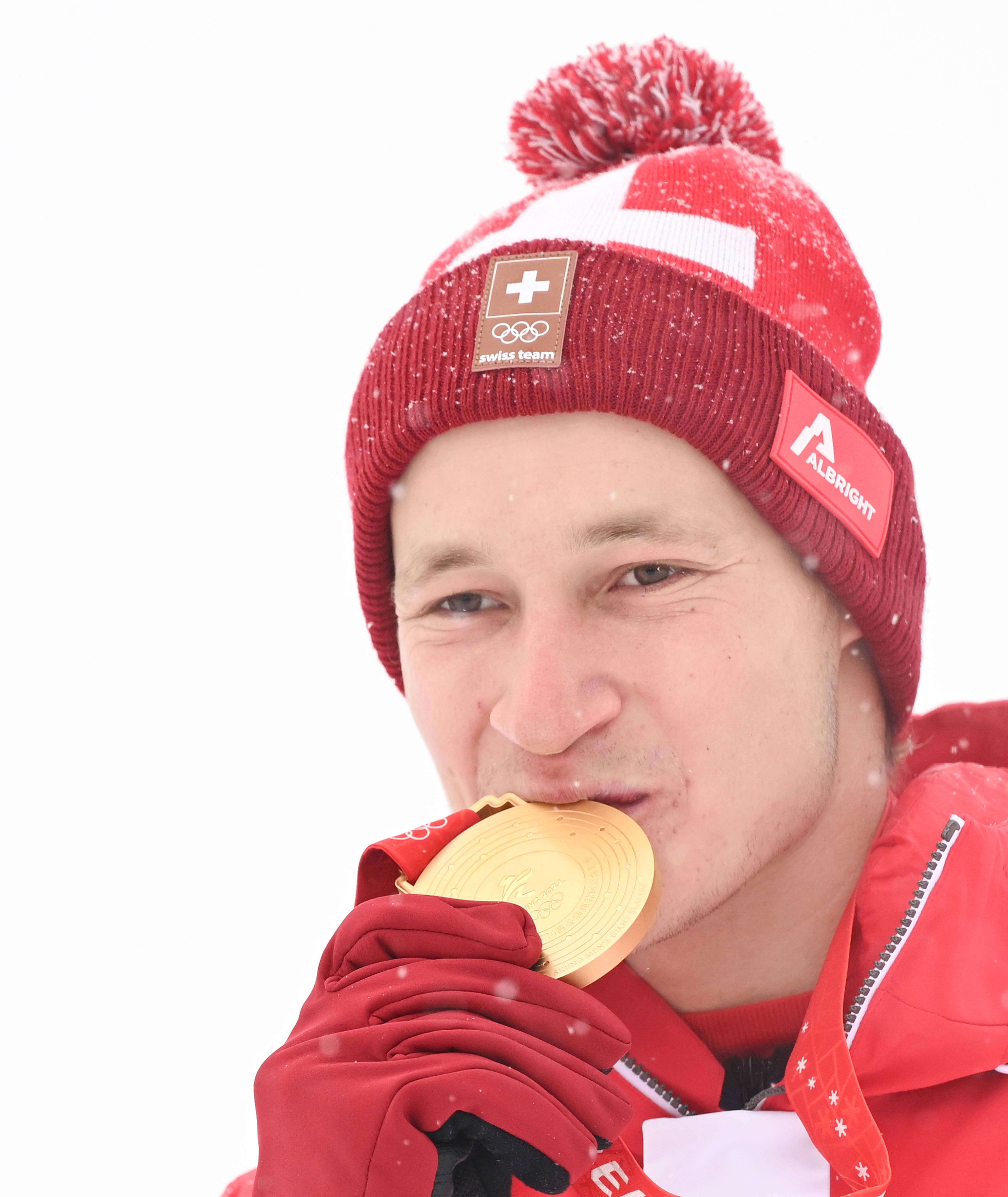 瑞士运动员在高山滑雪中表现出色