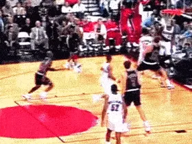 克罗托内防线遇挑战,需加强防守意识 克罗托内防线遇挑战,需加强防守意识