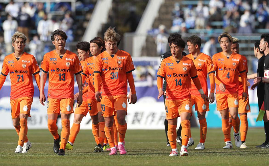 关于夺冠在望，球队士气高涨备战决赛的信息