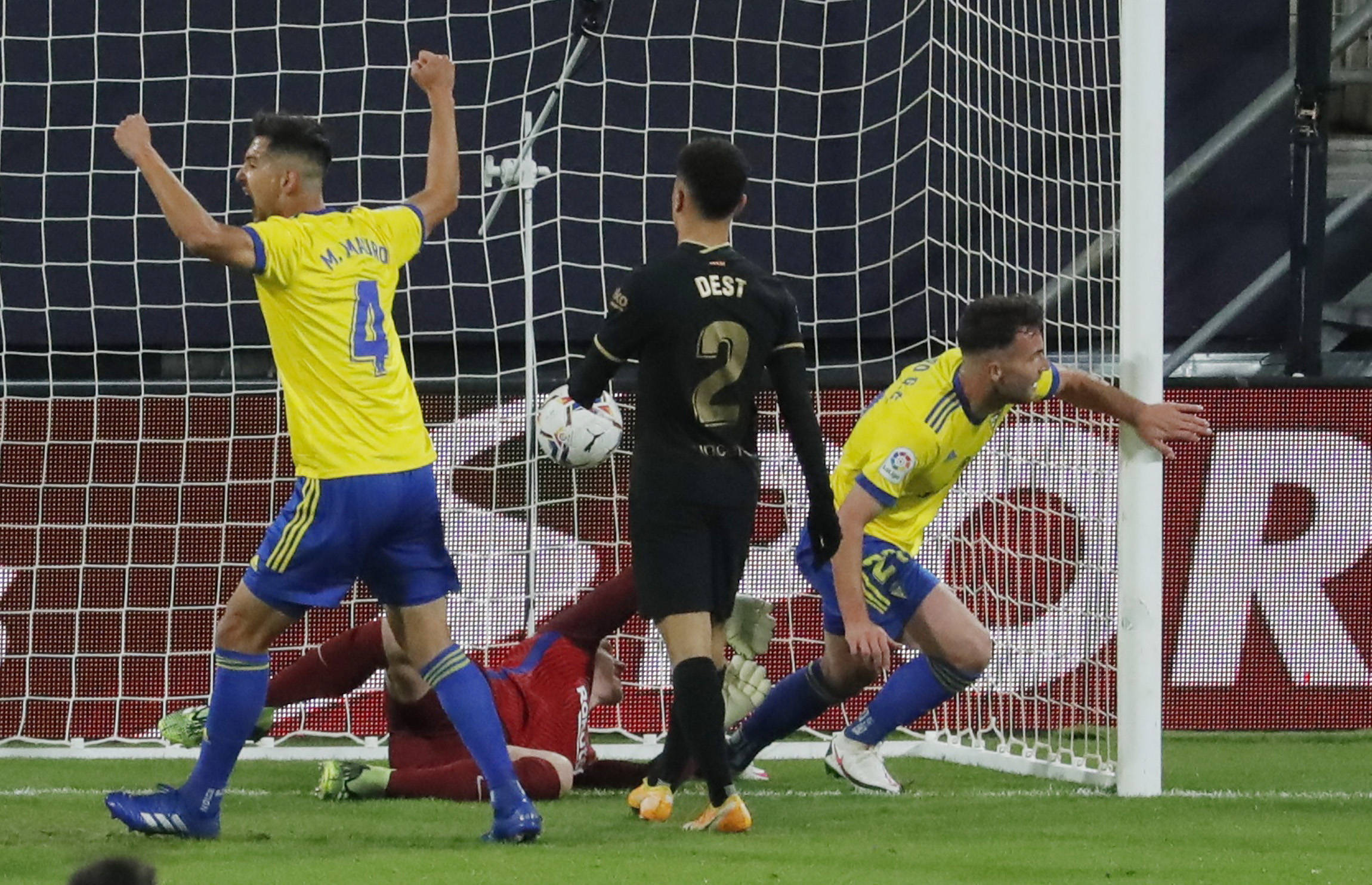 开云平台-加的斯主场大胜，实现保级保持