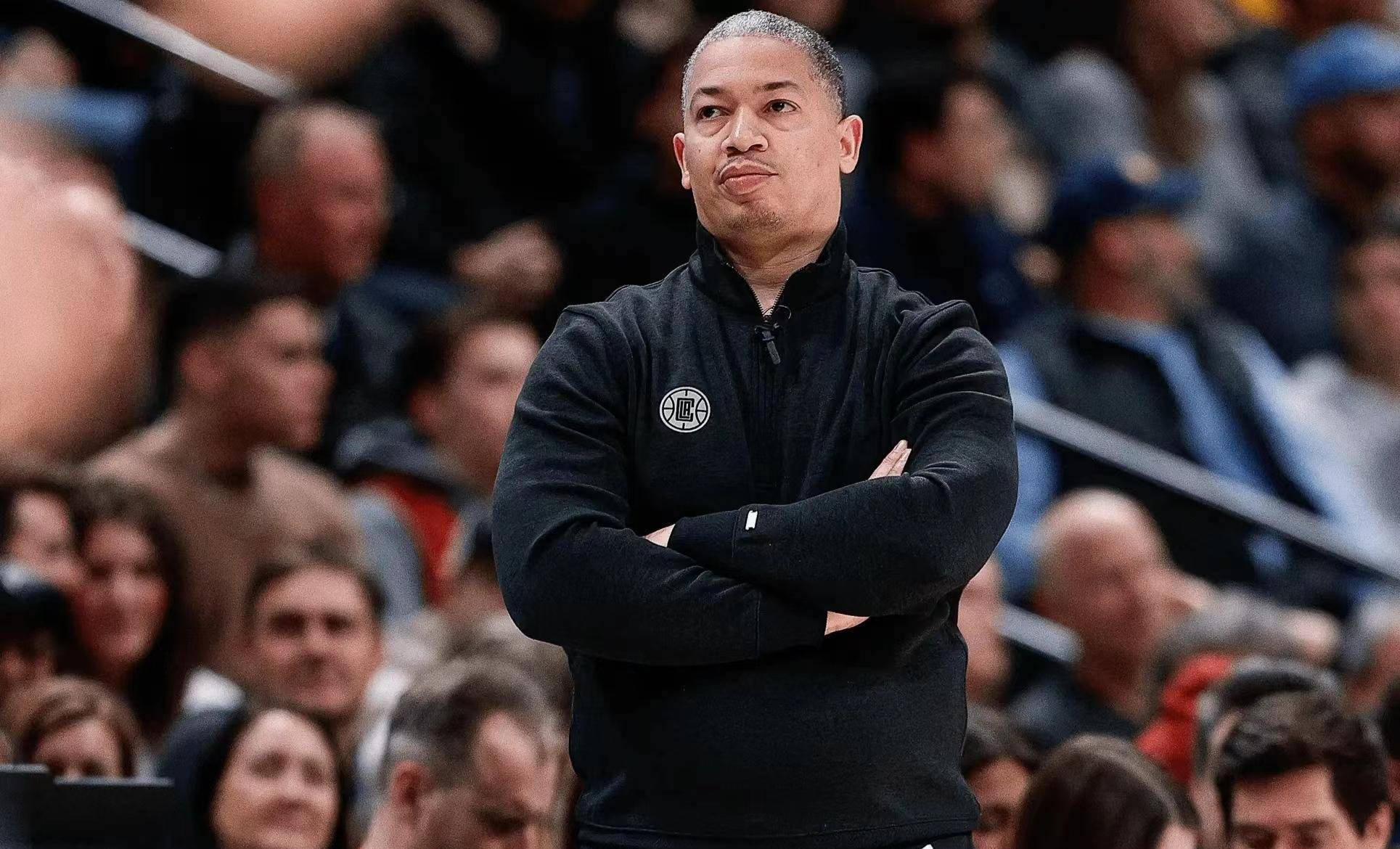 开云平台-快船赛季再胜低迷，困扰主教练沉重心情