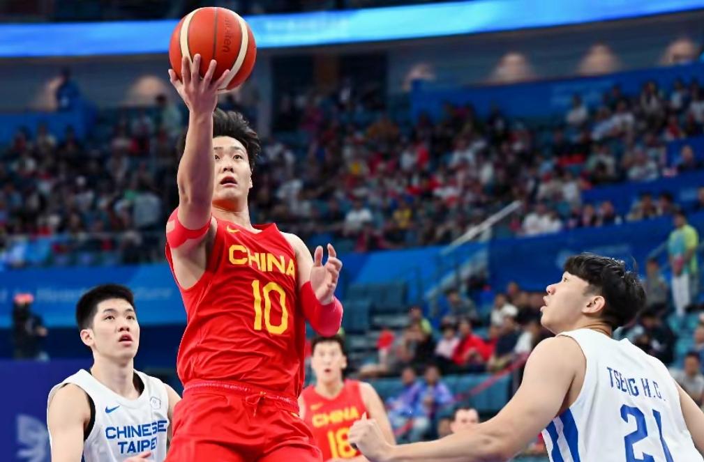 宜昌男篮战至最后一秒，取得胜利