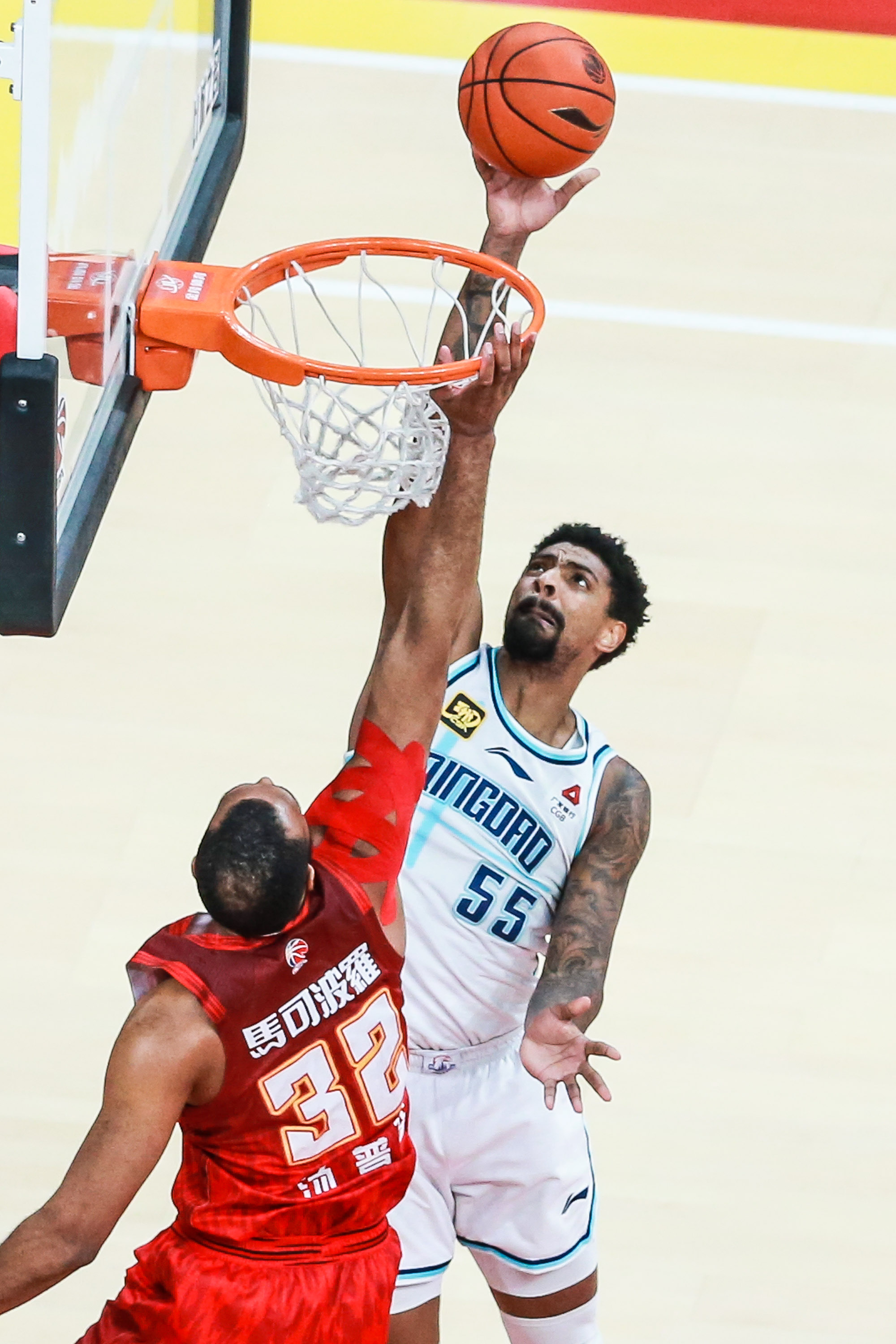 球员表现出色,助球队取得胜利 球员表现出色,助球队取得胜利