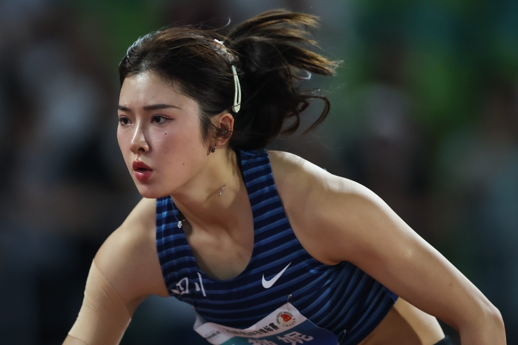 女子一百米冠军个人突围获胜 女子一百米冠军个人突围获胜