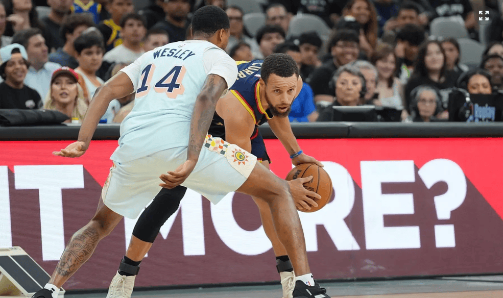 开云体育在线-勇士再胜马刺，库里狂砍+，全场发挥抢眼