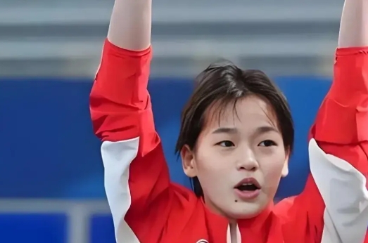 包含跳水项目夺冠者惊艳表现,创新记录的词条 包含跳水项目夺冠者惊艳表现,创新记录的词条