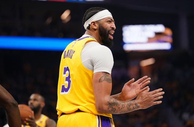 关于爵士队客场逆转独行侠，展现实力的信息