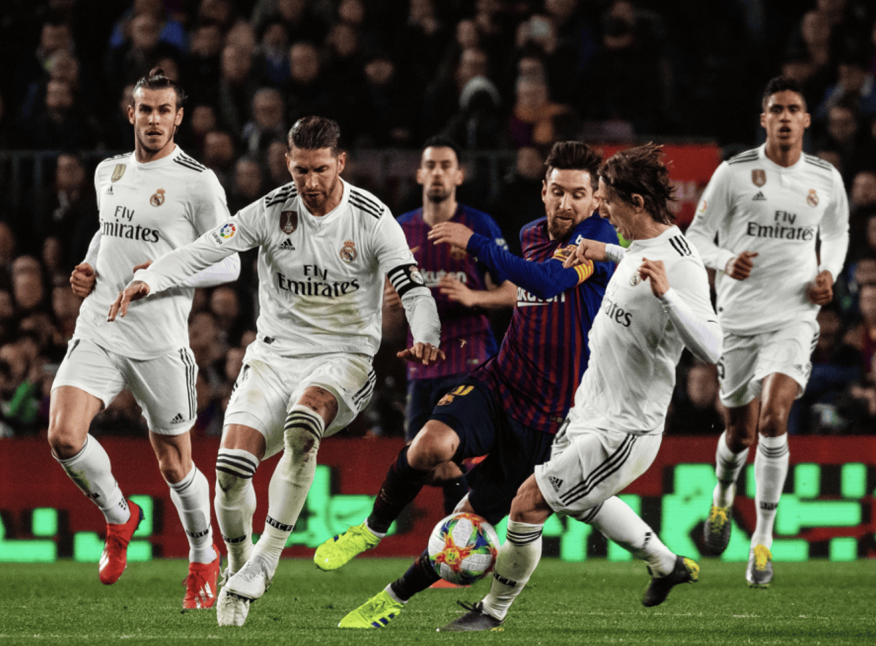 皇家马德里险胜巴黎圣日耳曼，决赛对决震撼呈现