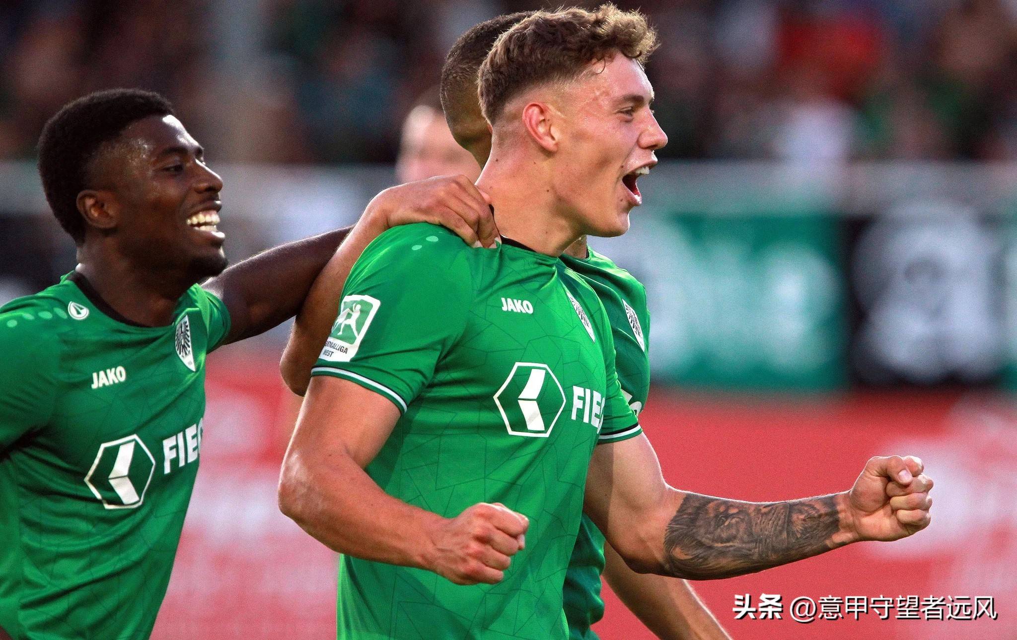 汉堡SV主场大捷,重返德甲争冠行列 汉堡SV主场大捷,重返德甲争冠行列