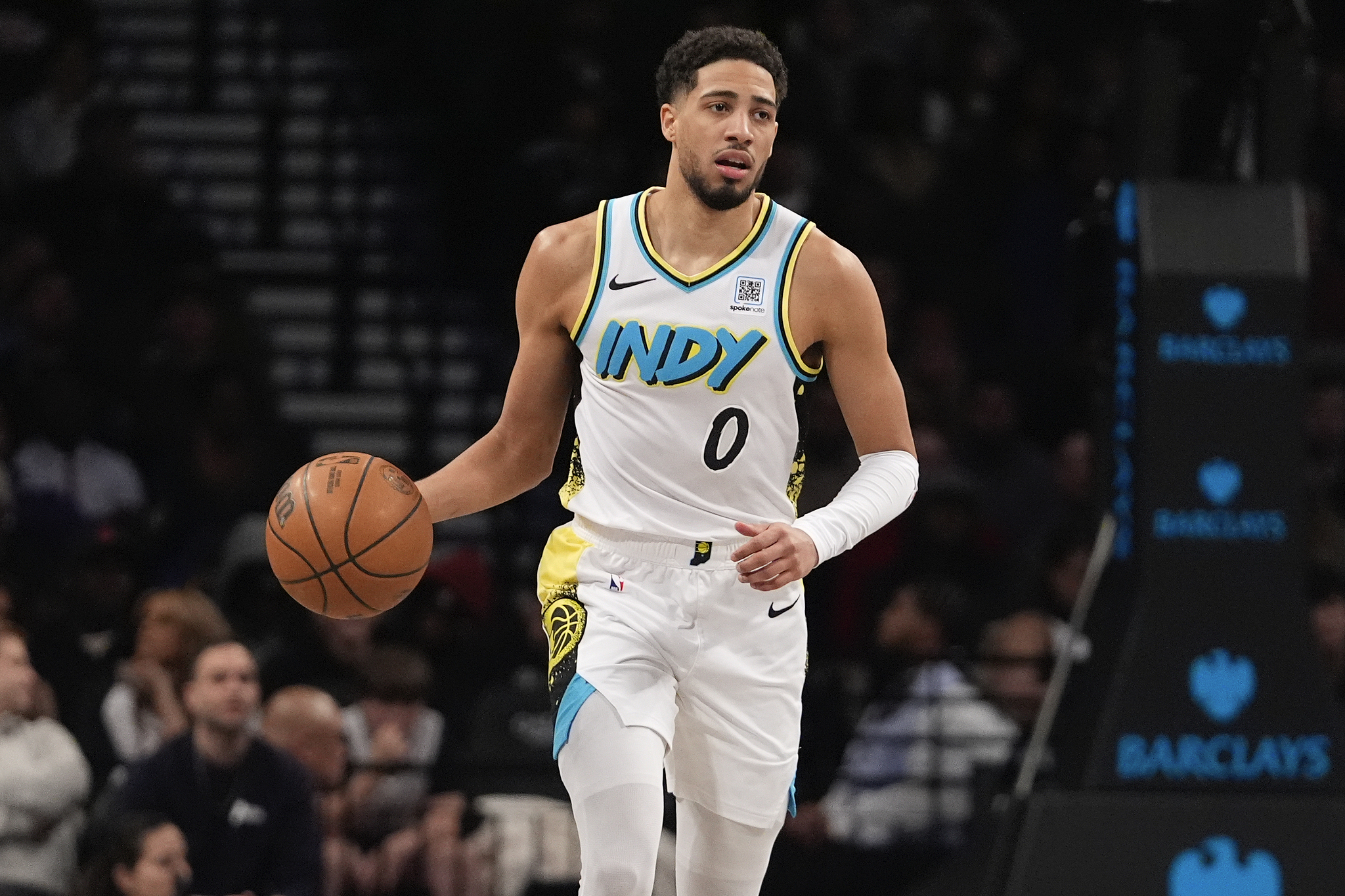 步行者艰难战胜篮网,迎来三连胜 步行者艰难战胜篮网,迎来三连胜