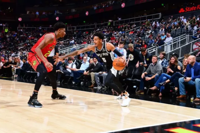 开云体育在线-包含太阳惜败马刺，遭遇两连败的词条