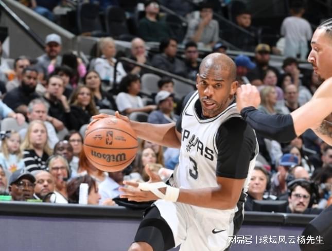 篮网大胜马刺，继续保持不败